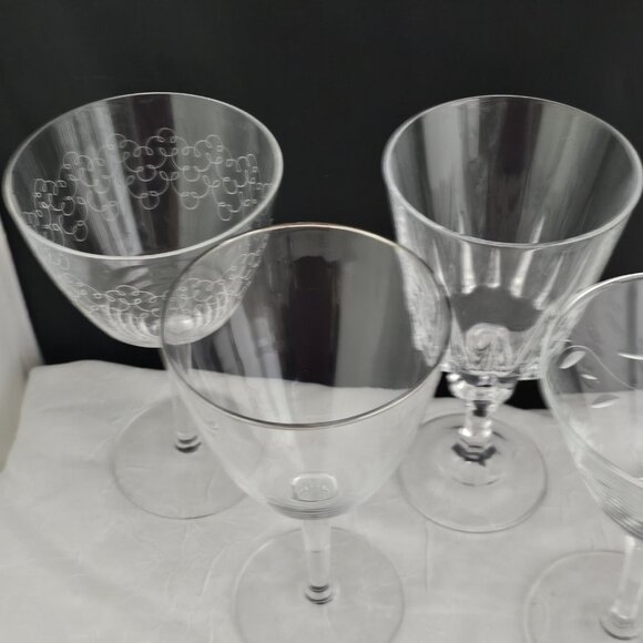 4 Mismatched Vintage Wine Glassware Collection etched mixed cocktail glasses - Picture 6 of 10